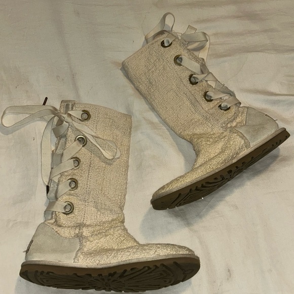 NWOT Ugg Australia Heirloom knit cream lace up boots! - Picture 7 of 13